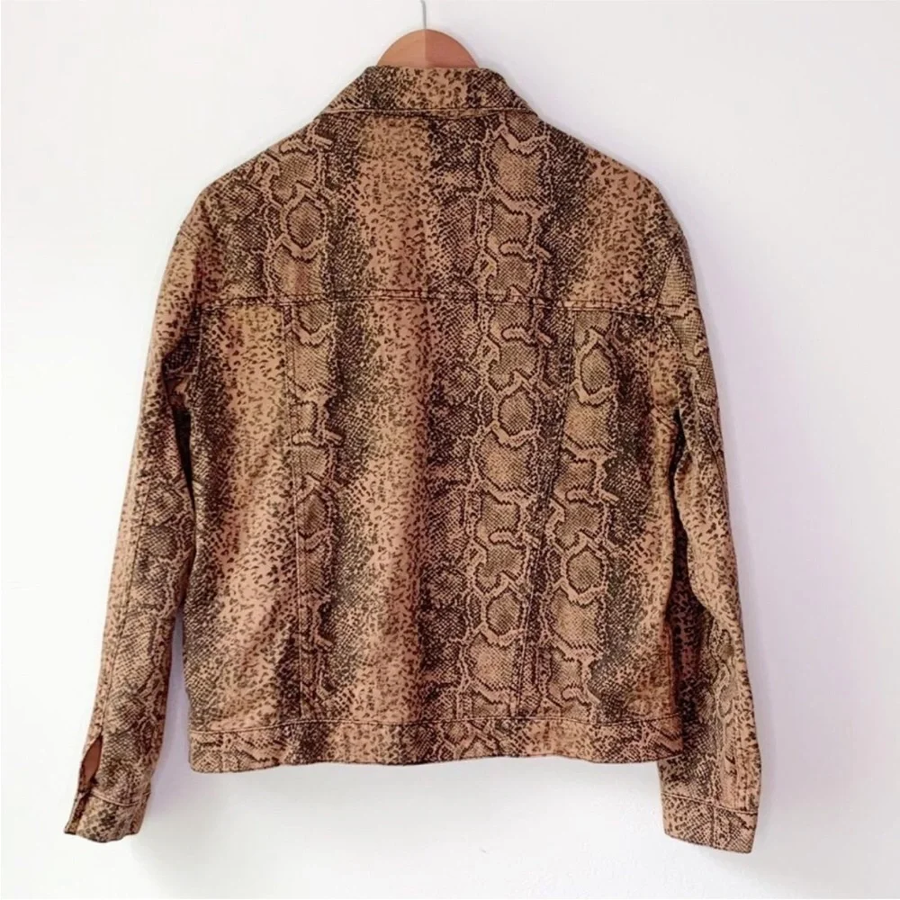FREE PEOPLE‎ Snake Print Trucker Jacket in Brown Women's Small Button Up Pockets - Picture 6 of 9